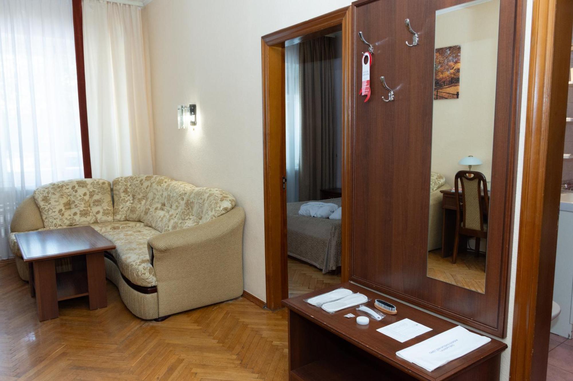 Kremin Hotel Kremenchuk Exterior photo