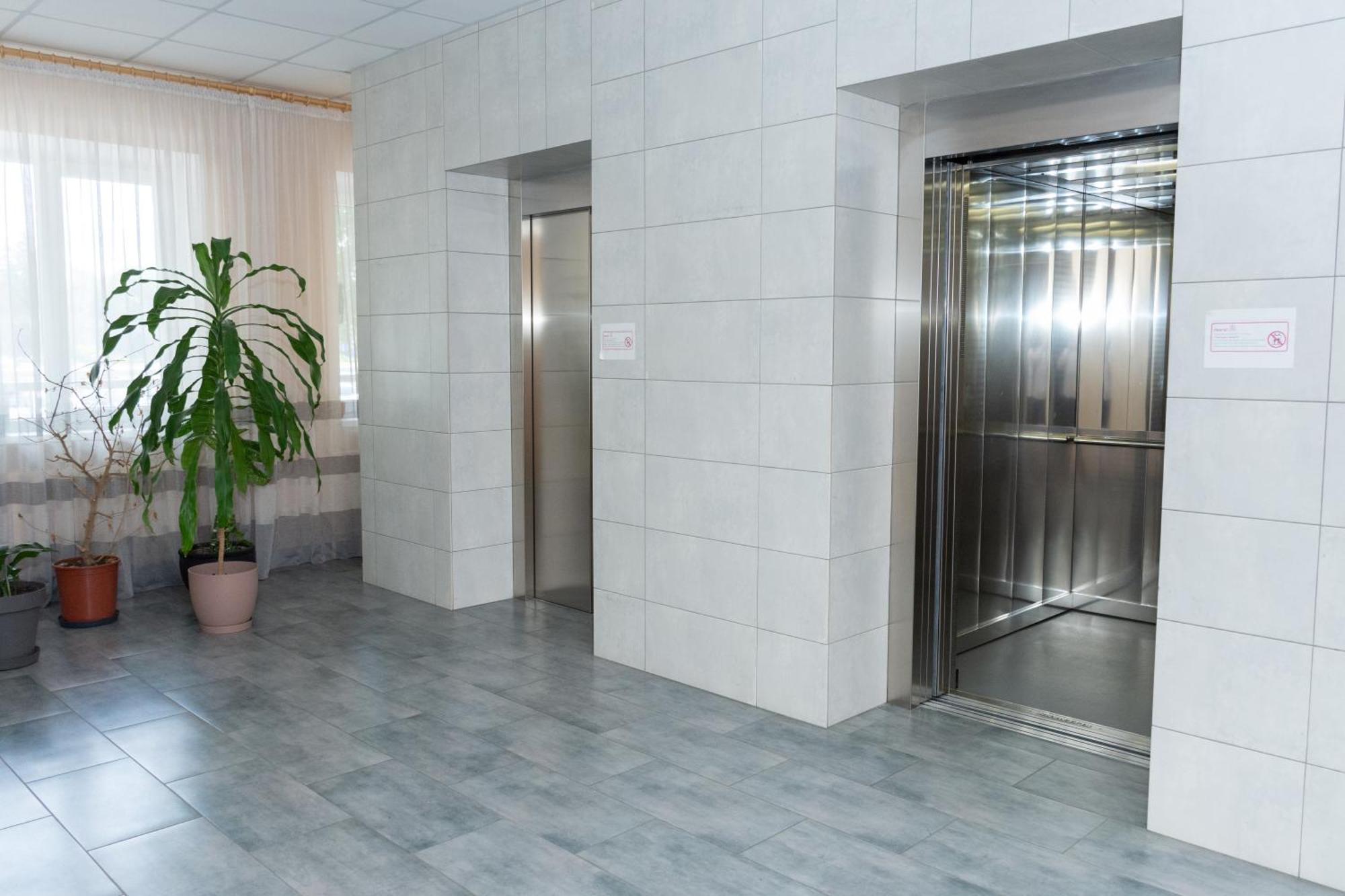 Kremin Hotel Kremenchuk Exterior photo